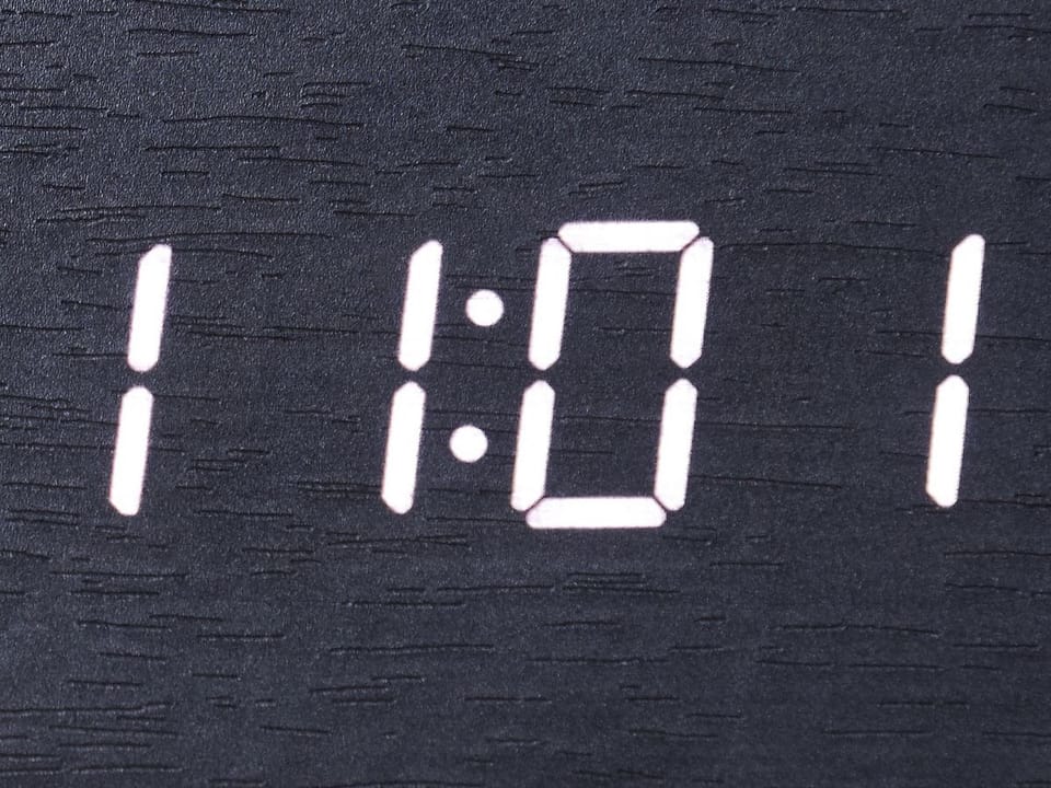 clock showing 11:01